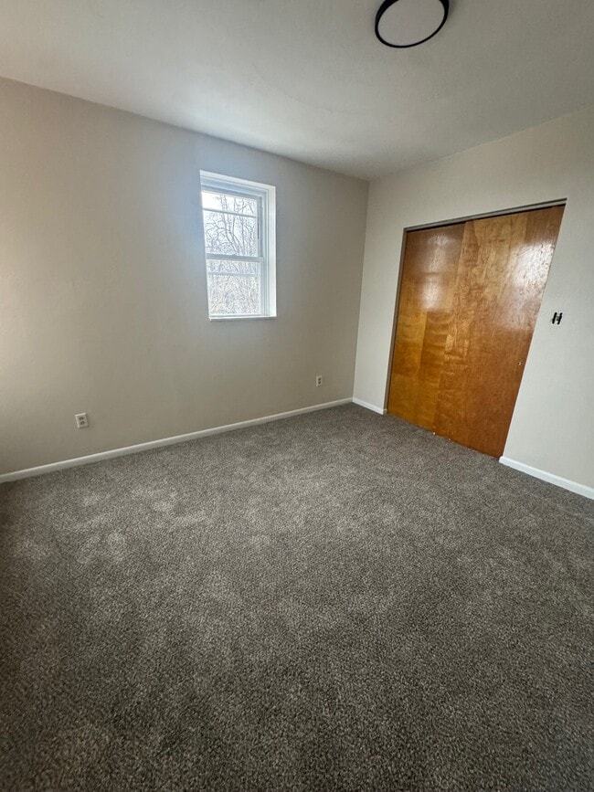 Building Photo - 545 Stokes Ave