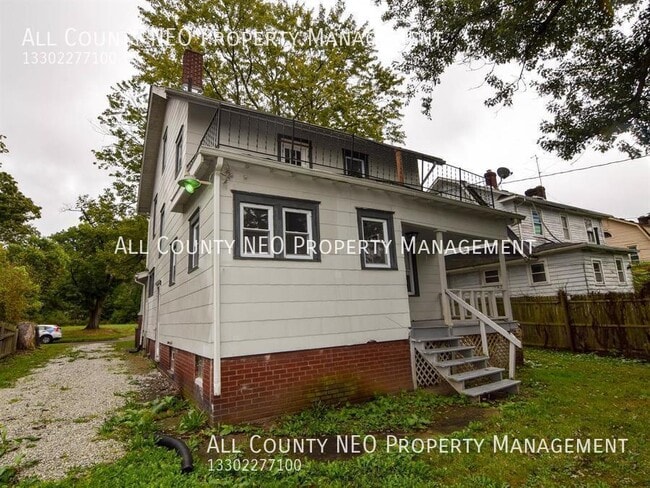 Building Photo - 321 Grace Ave