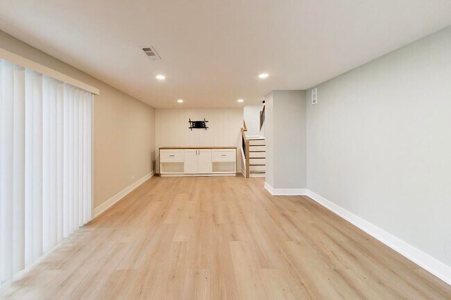 Building Photo - 917 Aimtree Pl