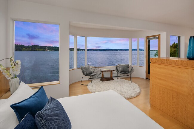 Building Photo - 10514 Riviera Pl NE