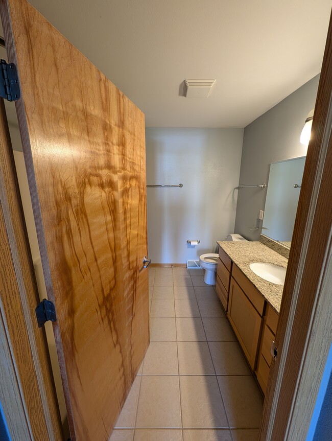 Second floor bathroom - 2121 S Kinnickinnic Ave