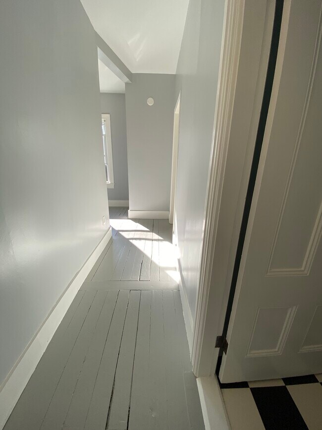 Rear hallway - 86 Holden St