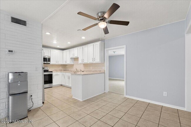 Building Photo - 11634 Marina Dr