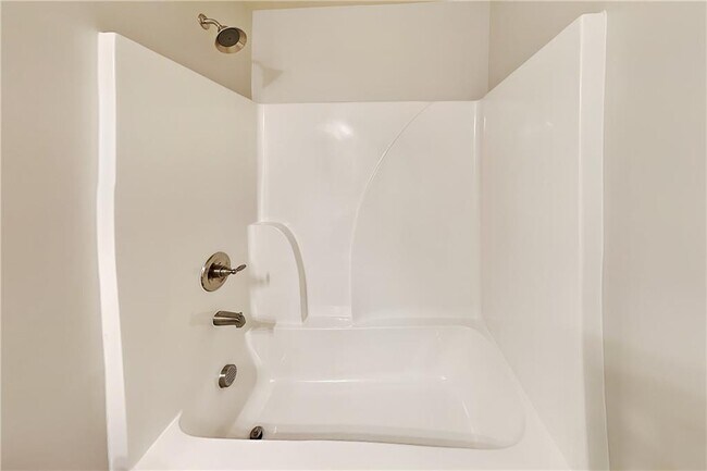 Building Photo - 232 Braemore Mill Dr