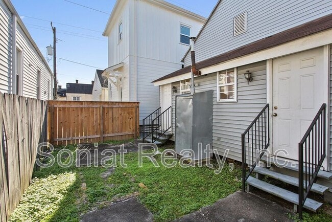 Building Photo - 8409 Cohn St