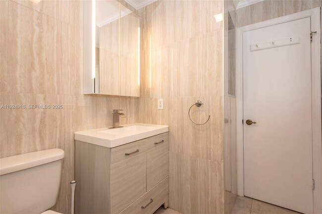 Building Photo - 168 Westwood Dr