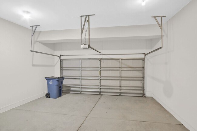 Building Photo - Spacious 3 Bedroom 3.5 Bath Townhome with Finished Basement & First-Floor Suite Near I-64