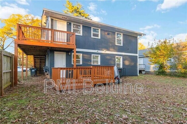 Building Photo - 1408 Lyle Ave