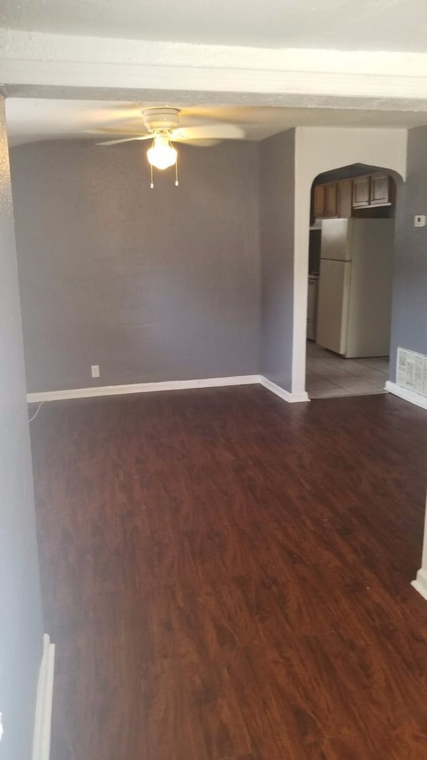 Building Photo - Cozy 3/1 House