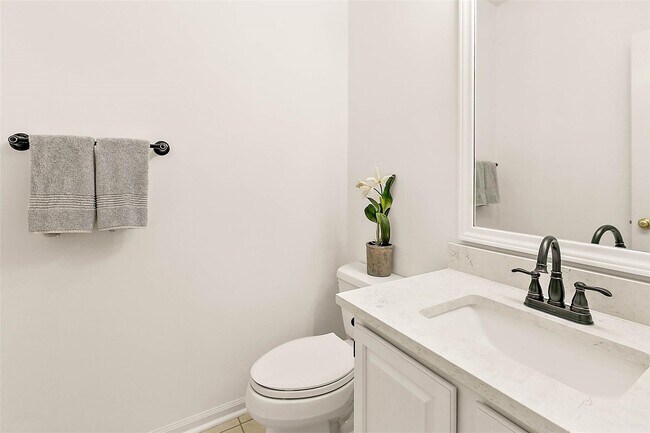 Building Photo - 8 Greentwig Pl