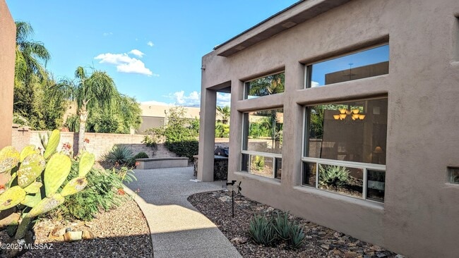 Building Photo - 13816 Topflite Dr