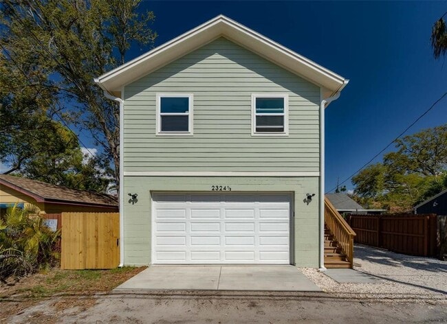 Building Photo - 2324 Burlington Ave N