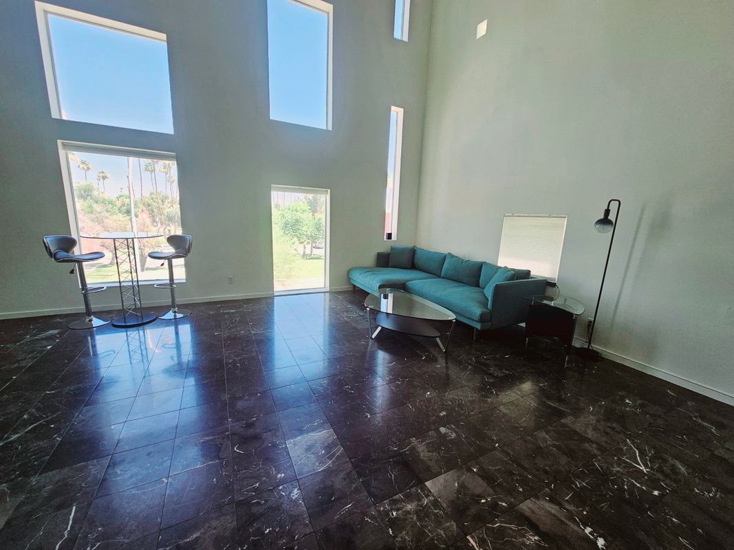 Building Photo - 1111 W University Dr