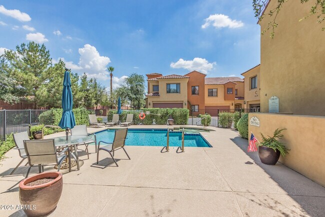 Building Photo - 1102 W Glendale Ave