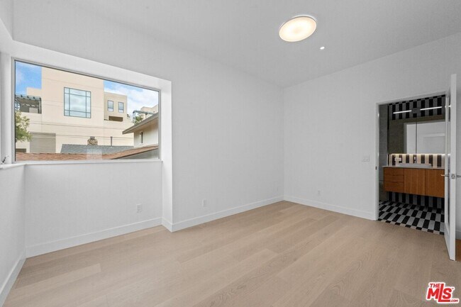 Building Photo - 1227 23rd St