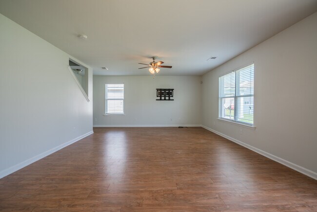 Building Photo - 135 Davila St