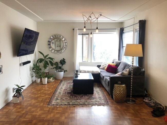 Building Photo - 441 36th St