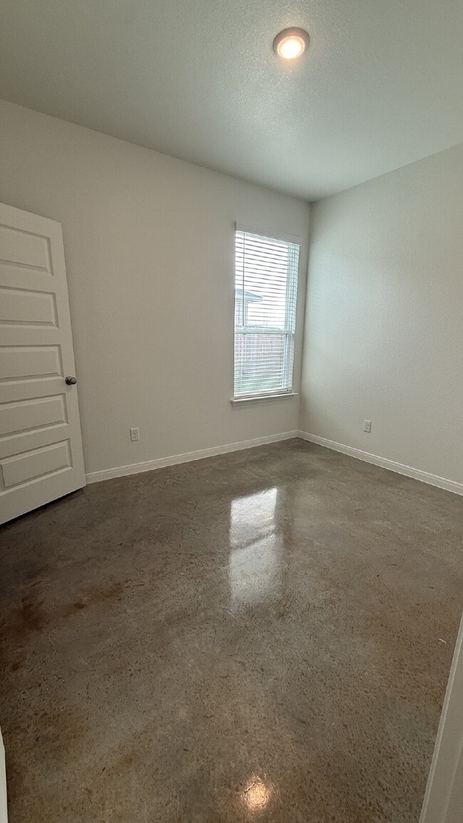 Building Photo - 2015 Bear Grass Rdg Rd