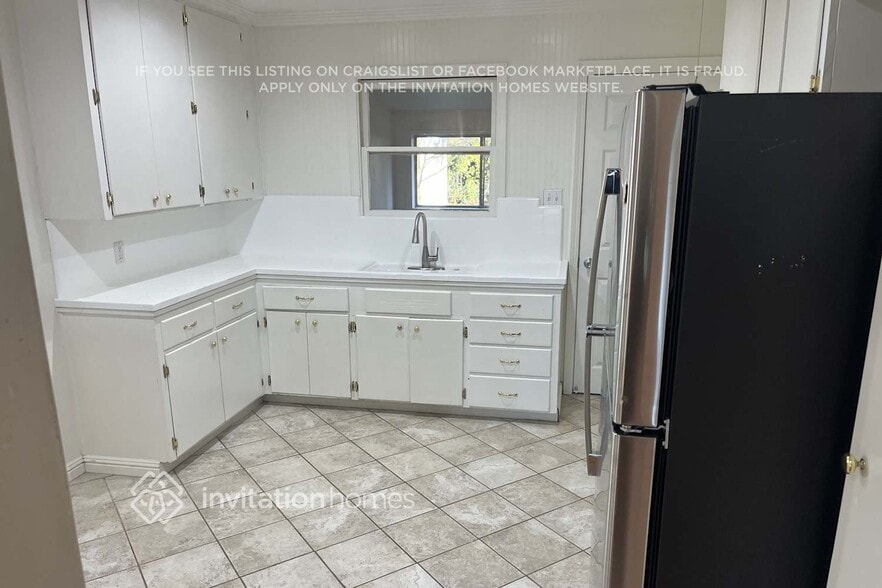 Building Photo - 909 Cottage Dr