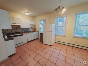 Building Photo - 3 br, 2 bath Condo - 40 Tierney St Apt 1