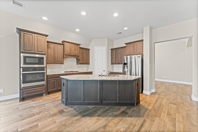 Building Photo - 18226 Dalyell Dr