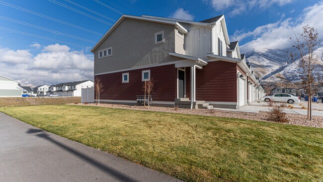 Building Photo - 3601 E 1360 S