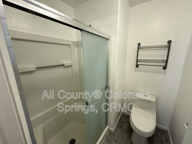 Building Photo - 1305 Lords Hill Dr