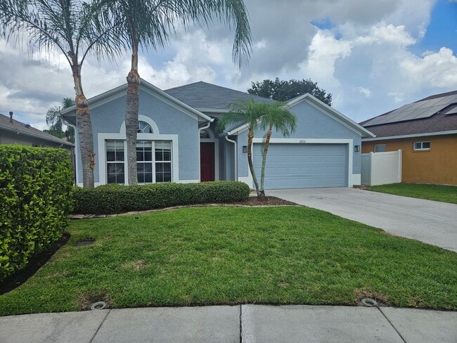 Building Photo - One-year lease starting in January, with free move-in for December.