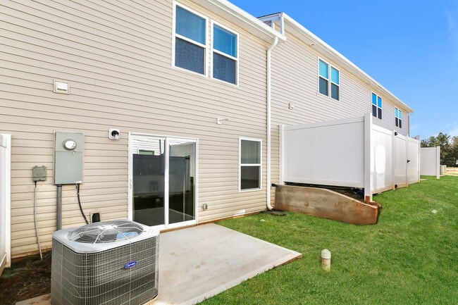 Building Photo - 109 Span Ln