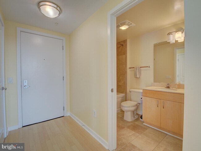 Building Photo - 475 K St NW