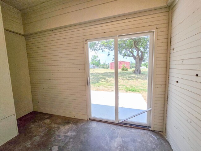 Building Photo - Cute 3 Bedroom Brick home in Shawnee