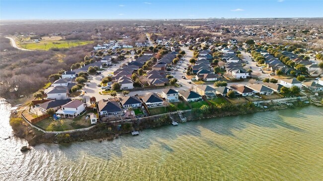 Building Photo - 1938 Castaway Dr