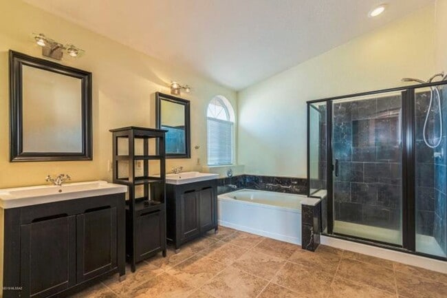 Building Photo - Charming Spacious 4 Bed. 3 Ba. Home with 3 Car Gar. Located the Desirable Continental Ranch