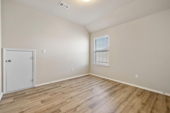 Building Photo - 105 Peggy Dr