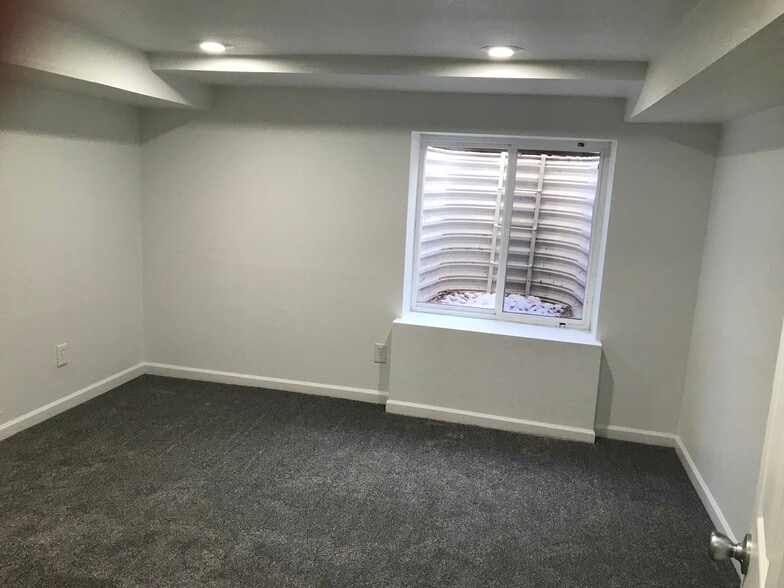 spacious basement bedroom - 1334 Marshall St