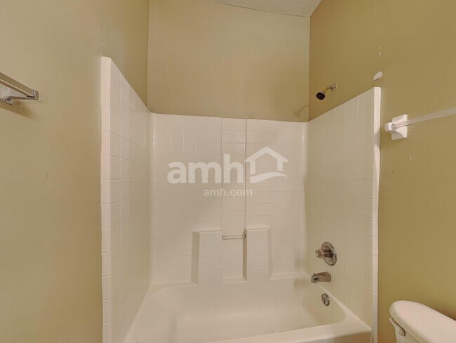 Building Photo - 3112 Dasha Palm Dr