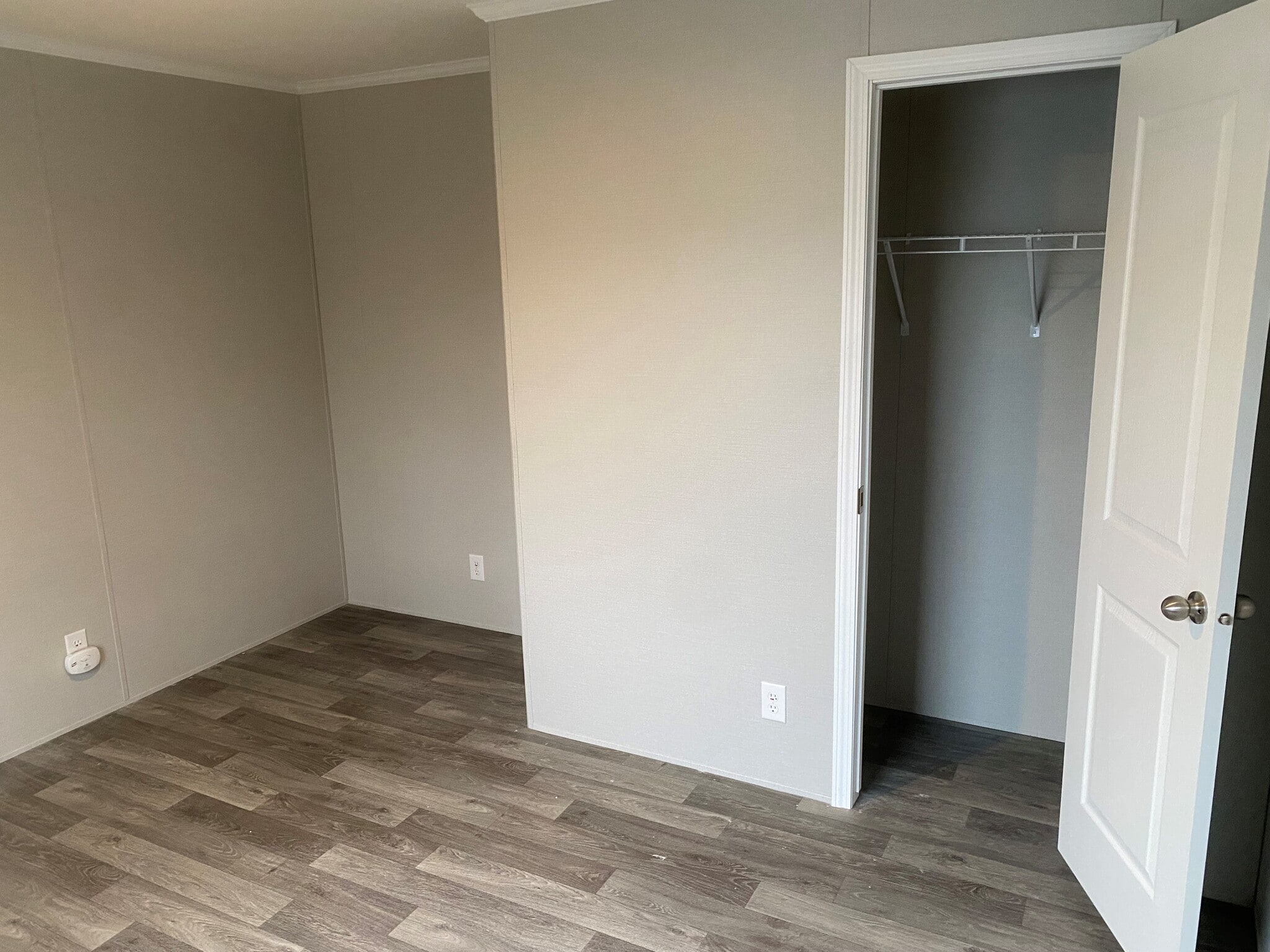 Building Photo - 15557 Pine Ridge Dr