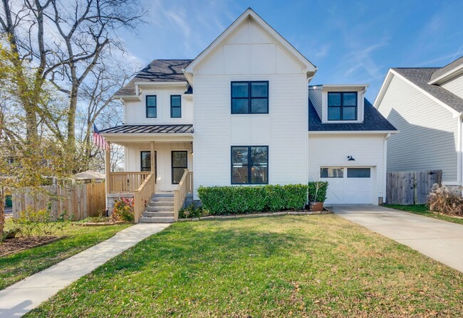 Primary Photo - Lovely 3BE/3modern farmhouse is a sheer de...