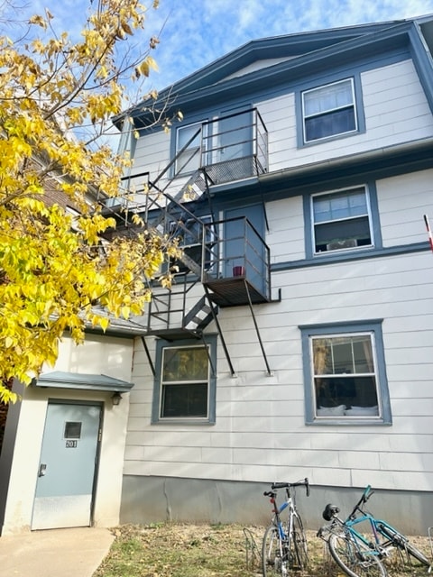 Building Photo - 201 N Pinckney St