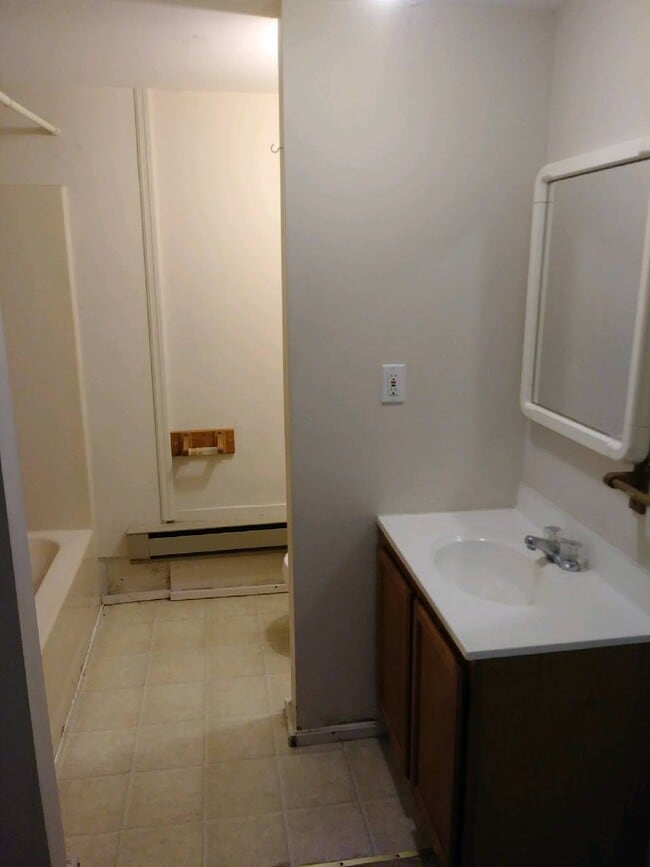 Building Photo - Apartment 09