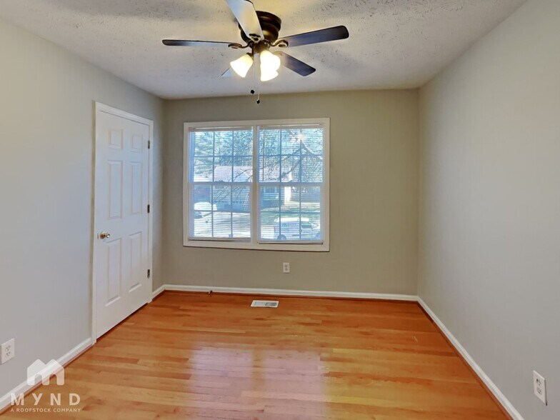 Building Photo - 307 Burton Dr