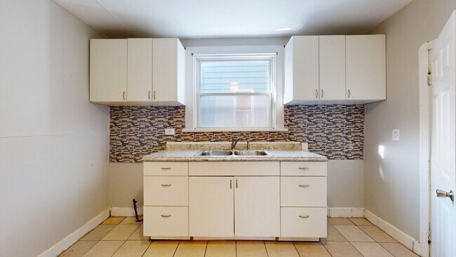 Building Photo - 3523 Walton Ave