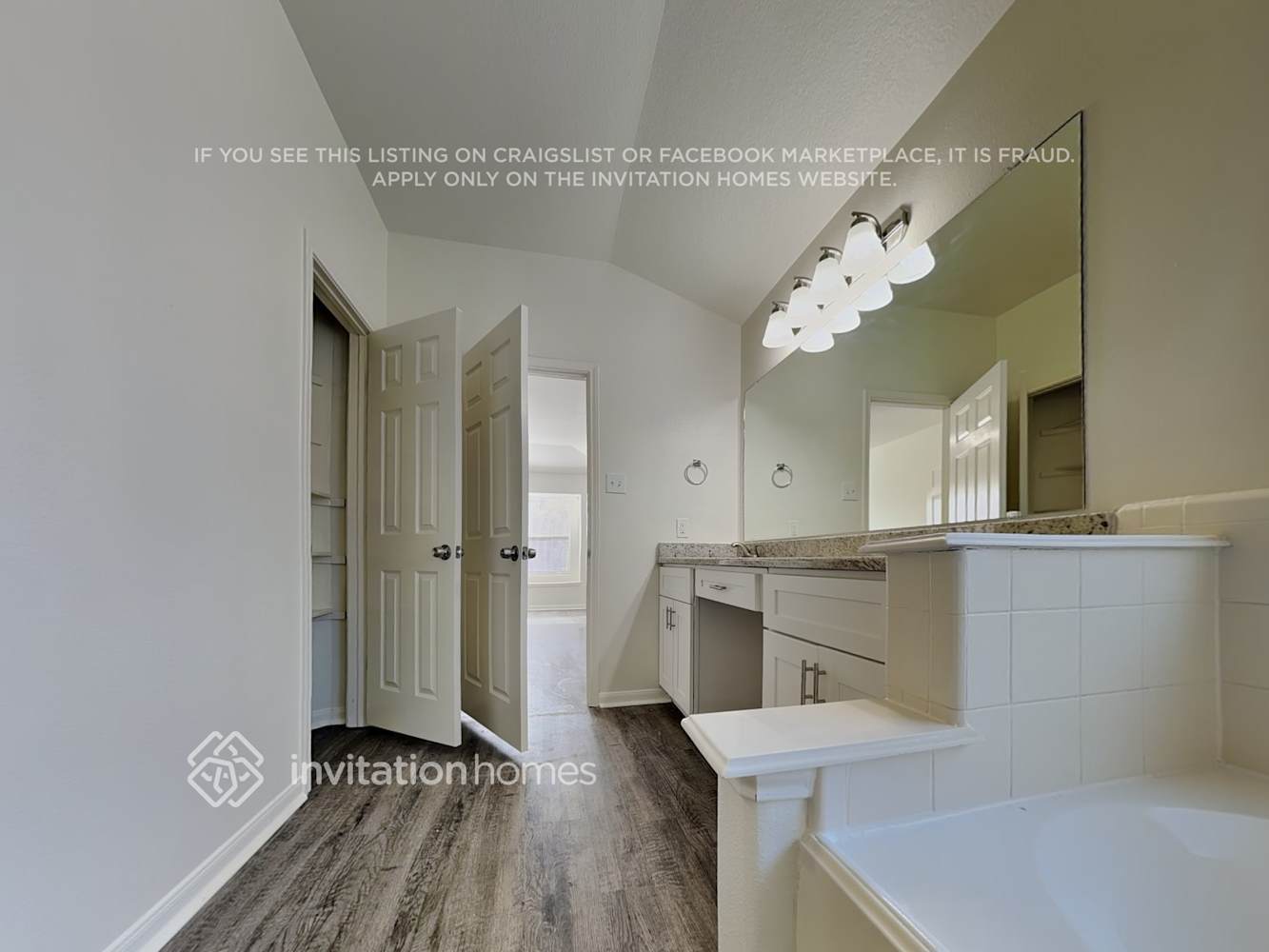 Building Photo - 15407 Riford Dr