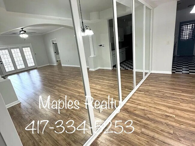 Building Photo - Two bed / Two bath condo in WOODLAND ESTAT...