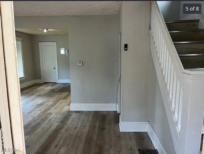 Building Photo - 844 Sumner St