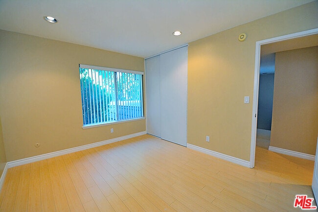 Building Photo - 10051 Valley Circle Blvd