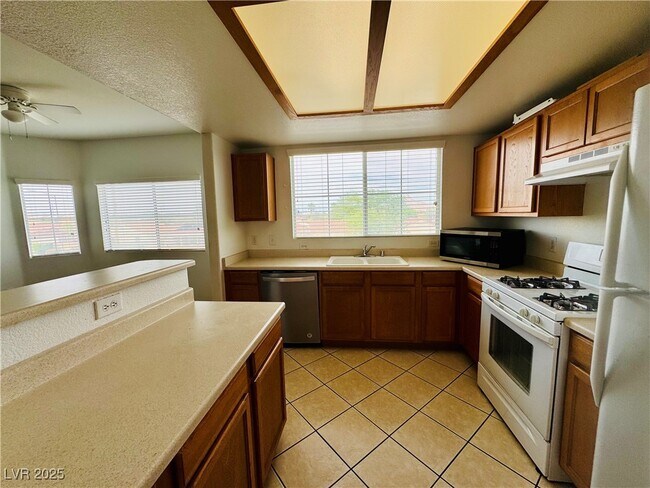 Building Photo - 833 Aspen Peak Loop