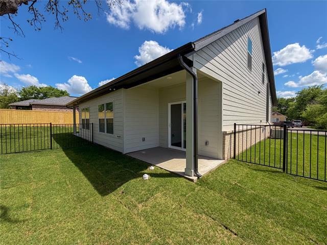 Building Photo - 413 W Dulin St