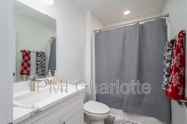Building Photo - 2128 Chatfield Rd