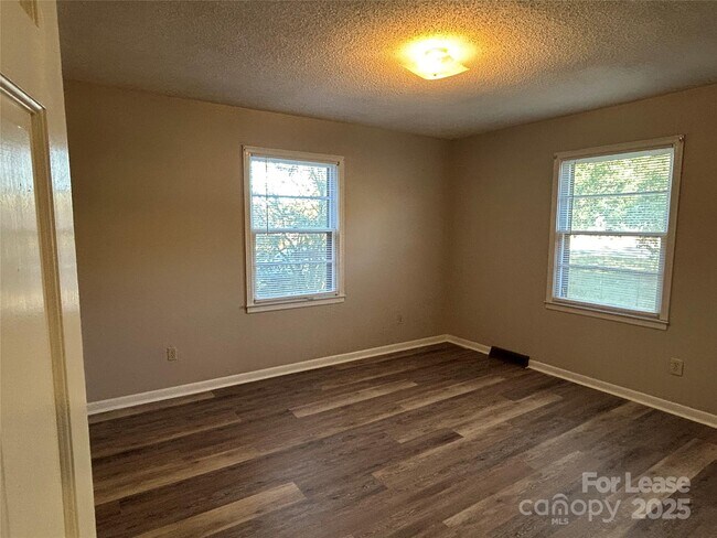 Building Photo - 3106 Brady Hoffman Rd